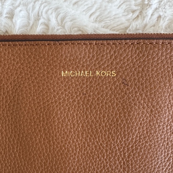 Michael Kors Tan Brown Pebbled Leather Clutch Wristlet Bag Pouch - Picture 3 of 10